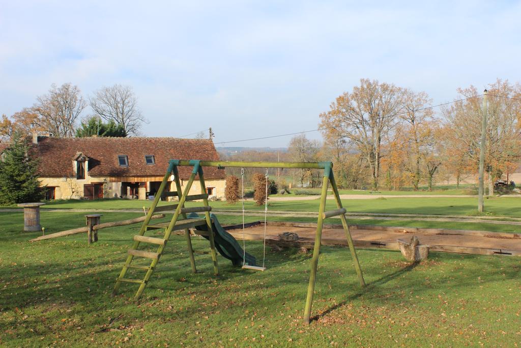 Gîte à l'ombre des chênes Châteauvieux Exterior foto