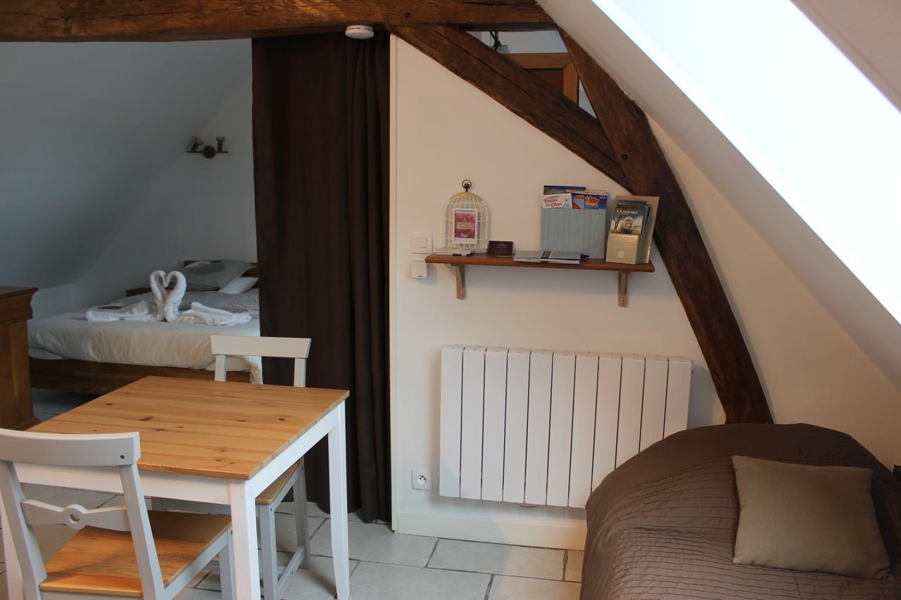 Gîte à l'ombre des chênes Châteauvieux Exterior foto
